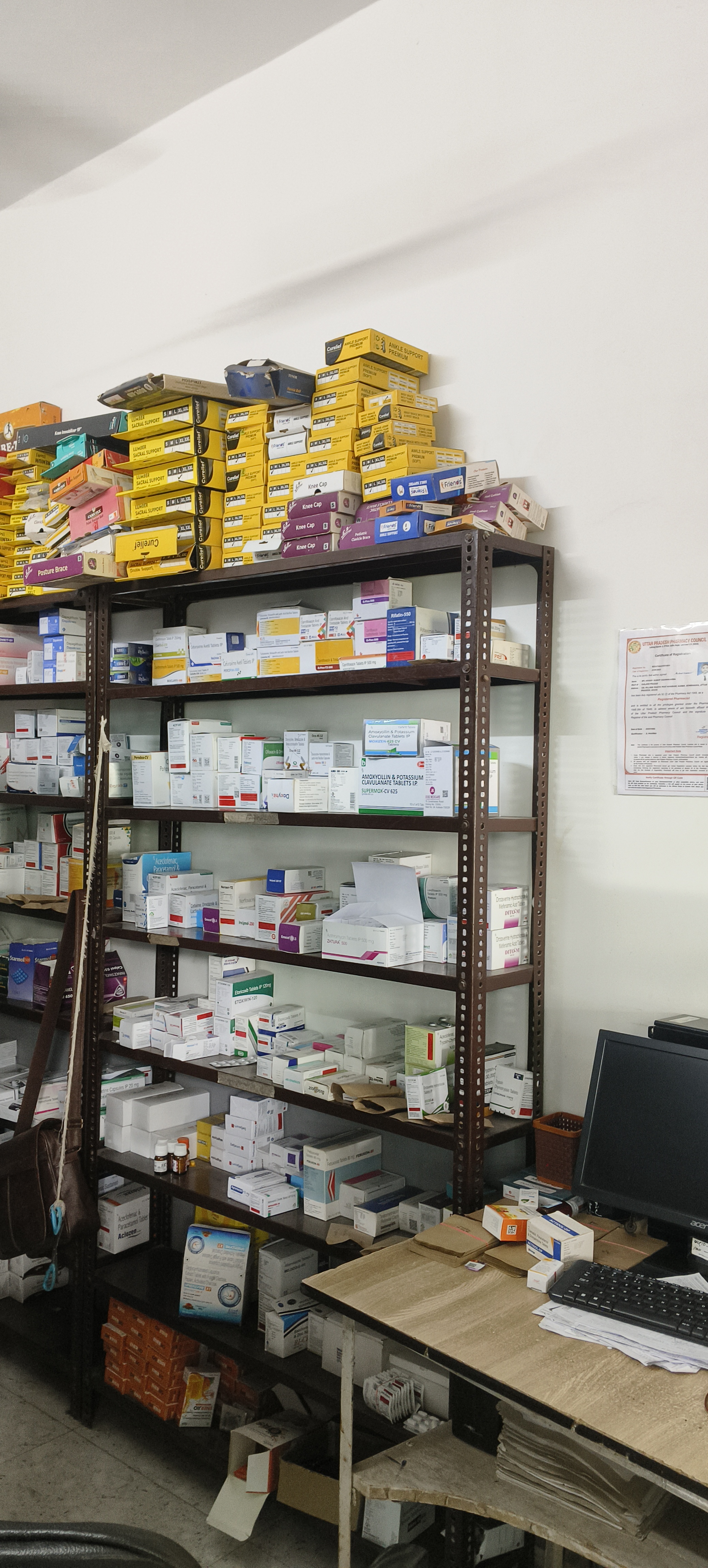 24×7 Medicine Dispensary Desk